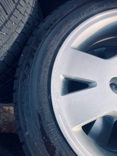 車のパーツ 冬タイヤ 175/65R15 Voxy等用アルミ付きスタッドレス4本組