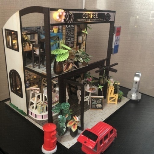 コーヒーショップドールハウス 手作りです。