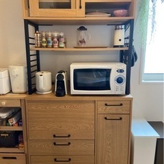 キッチンカップボード、食器棚