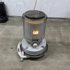 トヨトミ TOYOTOMI 石油ストーブ コンクリ24畳 木造17畳 ホワイト 6.3L KS-67H-W トヨトミ ストーブ 対流型石油ストーブ KS-67H(W) ホワイト 木造17畳