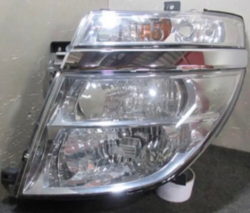 E51エルグランドライダーヘッドライトメッキガーニッシュ付き　運転席側 E51エルグランドライダー メッキガーニッシュ付き運転席側ヘッドライト