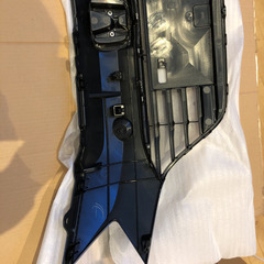 新車外し　ホンダ　ヴェゼル  純正フロントグリル