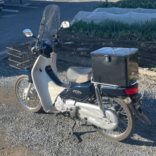 【受け渡し完了】スーパーカブ50 (AA04)4速  カゴ、ウインドシールド、リアボックス付き 受け渡し完了】スーパーカブ50 (AA04)4速 カゴ、ウインドシールド