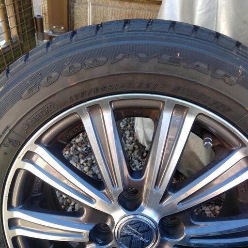 コンパクトカーに アルミホイール・タイヤ 175/65R14