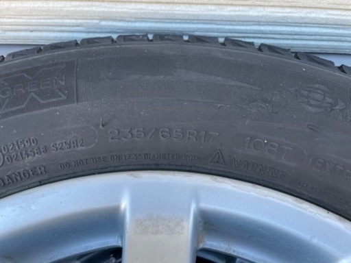 スタッドレスタイヤ　ホイール込み　235/65/R17