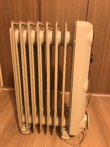 デロンギ　オイルヒーター　HJ0812 タイマー付き