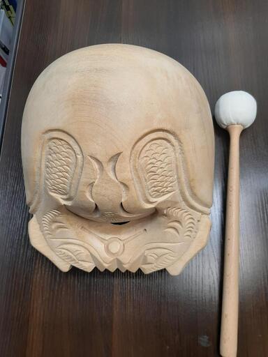 新品　未使用　本楠上彫り木魚 木魚撥　７寸・白木柄セット