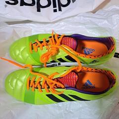 [新品、未使用]adidasのサッカー靴