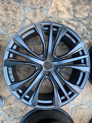 LEONIS 20インチ 8.5J オフセット52 pcd 114.3