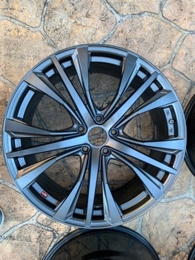 LEONIS 20インチ 8.5J オフセット52 pcd 114.3
