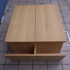 MORITA(モリタインテリア工業)のTono(トーノ)リビングテーブルです。昇降式の天板で高さ調整可能な在宅ワークなどにぴったりなローテーブル。/引出し、マガジンラック付きCL311