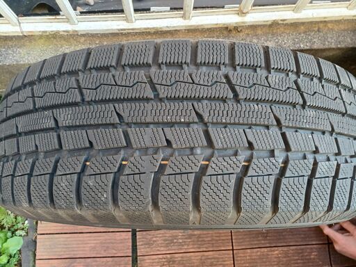 スタッドレスタイヤ４本 215/70R 15 (ホイール付) 日産ｼﾞｭｰｸ使用 | w2