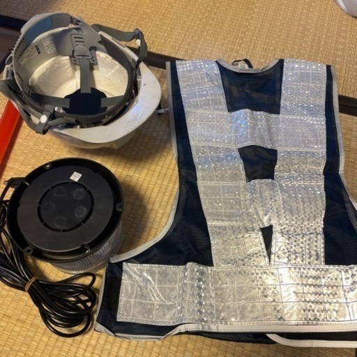 誘導道具一式 LED回転灯緑 誘導棒 反射ベスト ヘルメット 防災