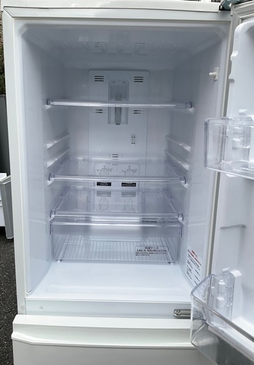 【RKGRE-047】特価！三菱/146L 2ドア冷凍冷蔵庫/MR-P15EY-KB/中古品/2015年製/当社より近隣無料配達！