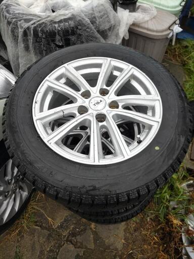 値下げしました！！スタッドレスタイヤ　アルミホイール　４本セット　205/60R16  ブリジストン　ヴォクシー　ノア　等に