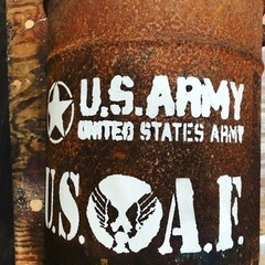 US army 錆びた缶アート