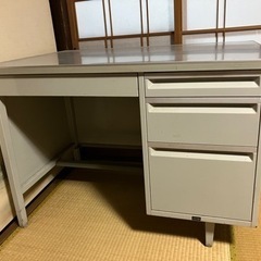 お話中【無料】UCHIDA製スチールデスクさしあげます！