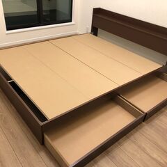 クイーンサイズベッドフレーム（未使用） ※引き取り限定
