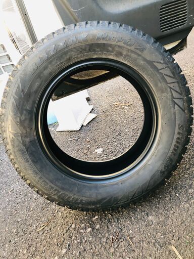 スタットレスタイヤ4本(12000円)（195/65R14）