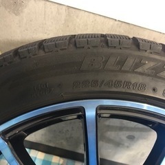 スタッドレスタイヤとアルミホイール４本セット