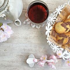 有名なスイーツや洋菓子の販売スタッフ