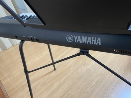 配送可能、美品です！YAMAHA ヤマハ NP-31 76鍵盤電子ピアノ 専用スタンド、譜面台付き