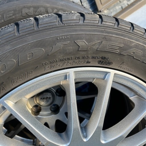 205/55R16 プリウス等に！　スタッドレスタイヤ！