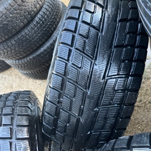 確かランクル？　265/70R16  スタッドレスタイヤ！