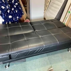 【リサイクルサービス八光　田上店　配達・設置OK】ブラック　3人掛けレザータイプソファベッド