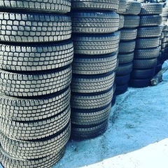 ハイエース用鉄ホイール付きスタッドレスタイヤ30セットぐらい入荷しました、アマントレーディング株式会社、大府市