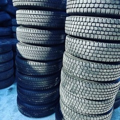 ハイエース用鉄ホイール付きスタッドレスタイヤ30セットぐらい入荷しました、アマントレーディング株式会社、大府市