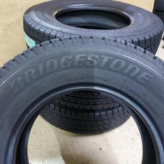 ◆◆SOLD OUT！◆◆　工賃込み☆ハイエースやキャラバン用バリ山スタッドレス☆一番人気ブリヂストンブリザックVL1別途でホイールセット可能☆195/80R15　バン規格LTタイヤ■ある条件で3000円、又は1000円値引き！価格交渉も可能☆