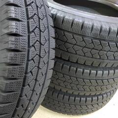 ◆◆SOLD OUT！◆◆　工賃込み☆ハイエースやキャラバン用バリ山スタッドレス☆一番人気ブリヂストンブリザックVL1別途でホイールセット可能☆195/80R15　バン規格LTタイヤ■ある条件で3000円、又は1000円値引き！価格交渉も可能☆