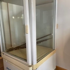 冷蔵庫　ガラスケース