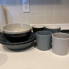 IKEA食器（皿2、ボウル2、マグカップ4）