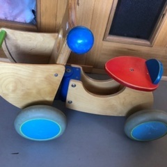 乗用玩具　木のおもちゃ　三輪車(四輪車)