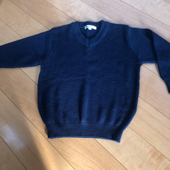 子供用　紺色のセーター