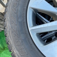 スタッドレスタイヤ215/65/16 