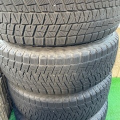 スタッドレスタイヤ215/65/16 
