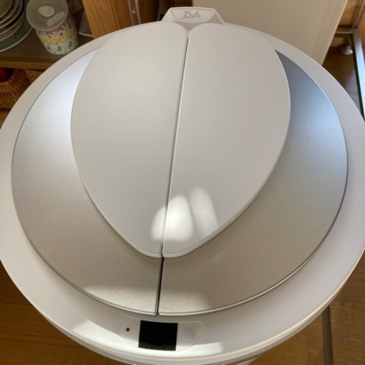 自動開閉ゴミ箱　ジータ　ZitA