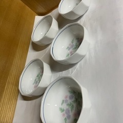 お花柄の小皿 ５皿セット