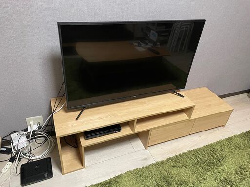 ②43V型液晶テレビ　テレビ台他（Fire TV stick付）