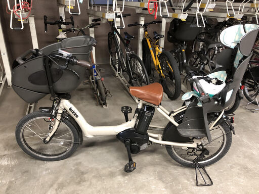 ３人乗り用チャイルドシート付きbikke POLAR e T.Xレトログレージュ（2020モデル）