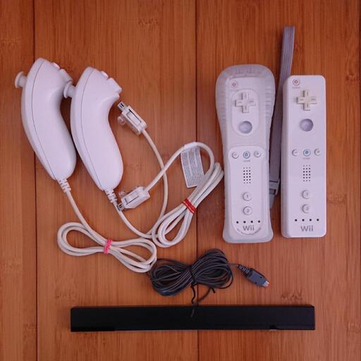 Wii U 32GB(ゲームソフト4本内蔵)