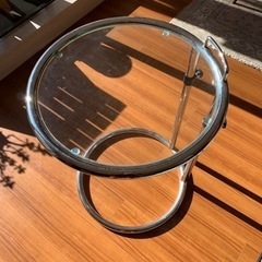 円形ガラスサイドテーブル