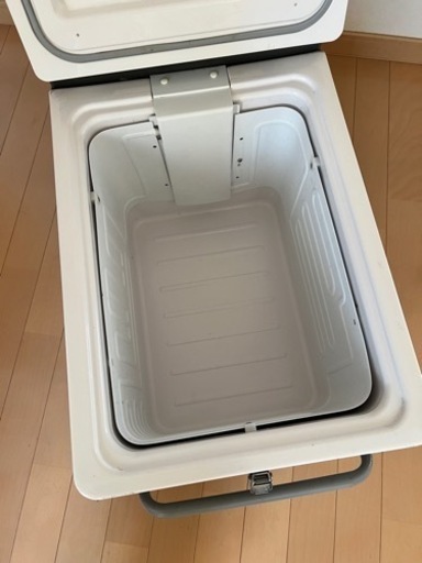 ☆小型冷凍冷蔵庫！12/24V &100Vで使えます！ ☆小型冷凍冷蔵庫！12/24V &100Vで使えます！