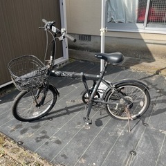 黒色の20インチ折り畳み自転車