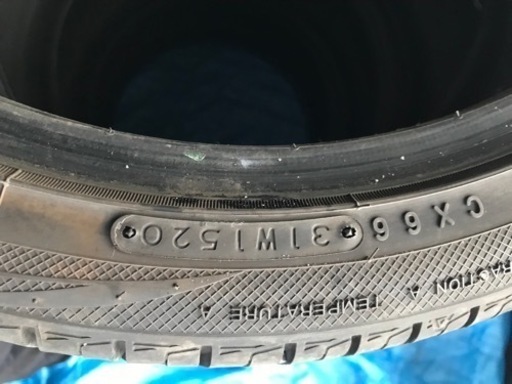 215/40R18 TOYO タイヤ