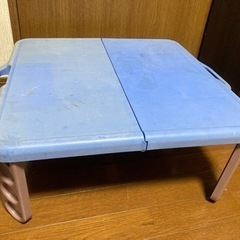 折り畳みテーブル(プラスチック製)