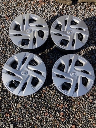 値下げ！【新品】新型アクア 純正ホイールとホイールキャップ